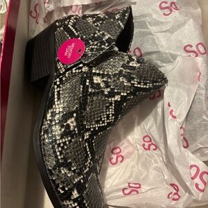 SO Black and Gray Snake Print Ankle Booties